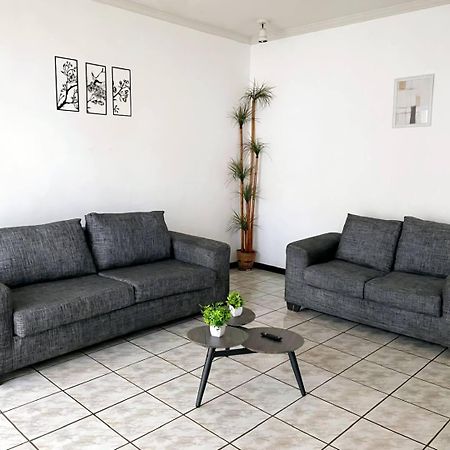 הוילה La Casa Rosa מונטריי מראה חיצוני תמונה