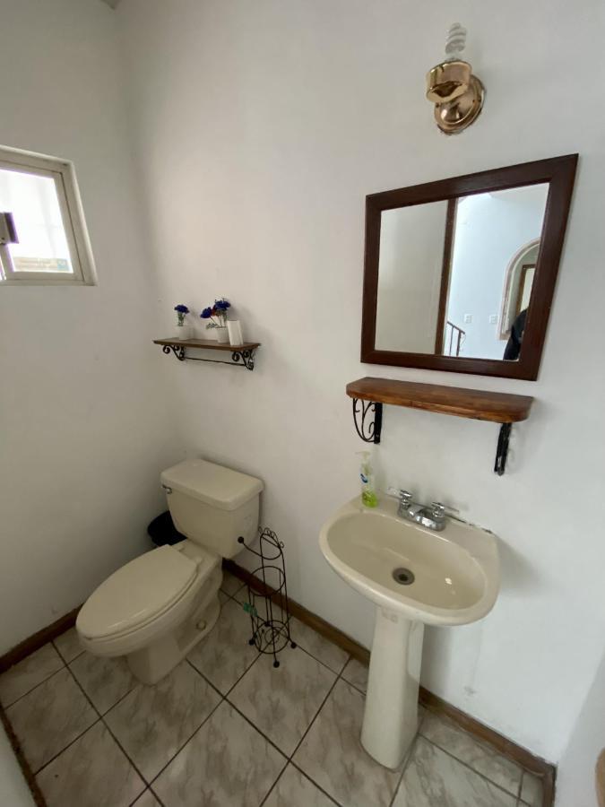 הוילה La Casa Rosa מונטריי מראה חיצוני תמונה