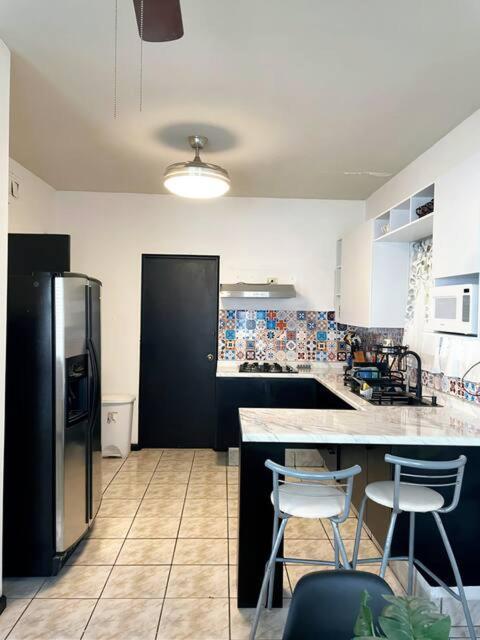 הוילה La Casa Rosa מונטריי מראה חיצוני תמונה