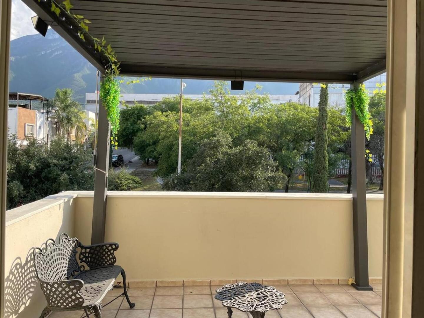 הוילה La Casa Rosa מונטריי מראה חיצוני תמונה